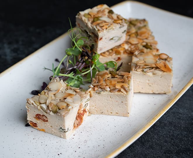 Canape de pui cu seminte
